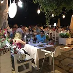 Uzum Tatil Evi ホテル 3*