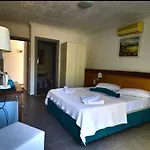 ホテル Uzum Tatil Evi 3*