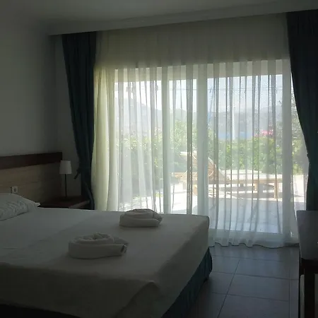 ホテル Uzum Tatil Evi セリミエ