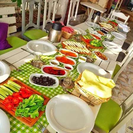 Szálloda Uzum Tatil Evi 3*