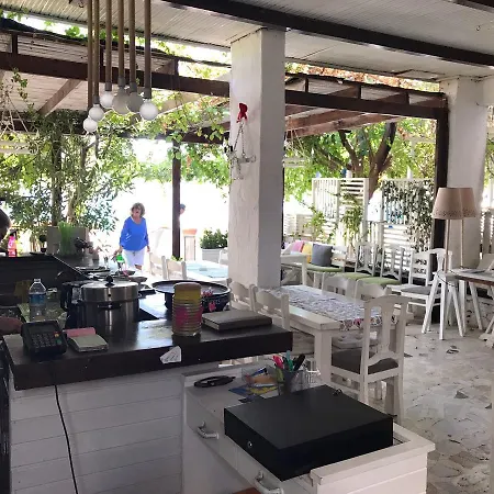 ホテル Uzum Tatil Evi 3*