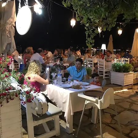 Uzum Tatil Evi ホテル 3*