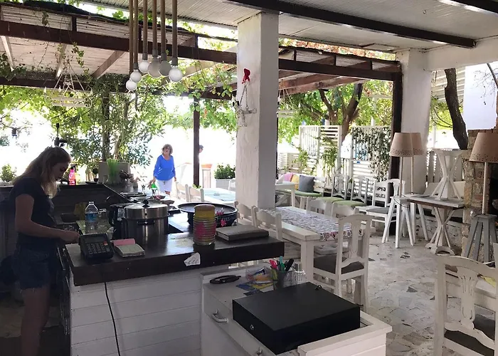 Ξενοδοχείο Uzum Tatil Evi 3*