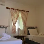 Hotel Uzum Tatil Evi 3*