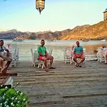 Hotel Uzum Tatil Evi 3*