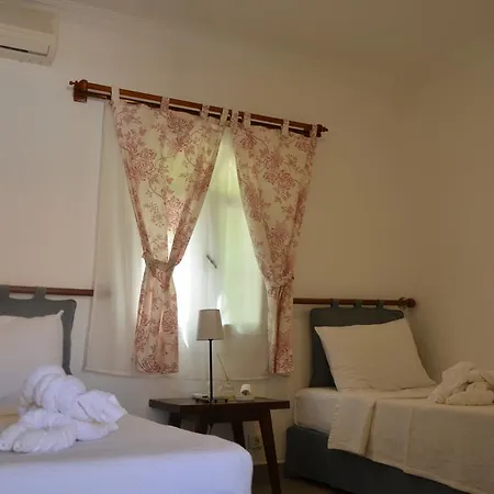 Hotell Uzum Tatil Evi 3*