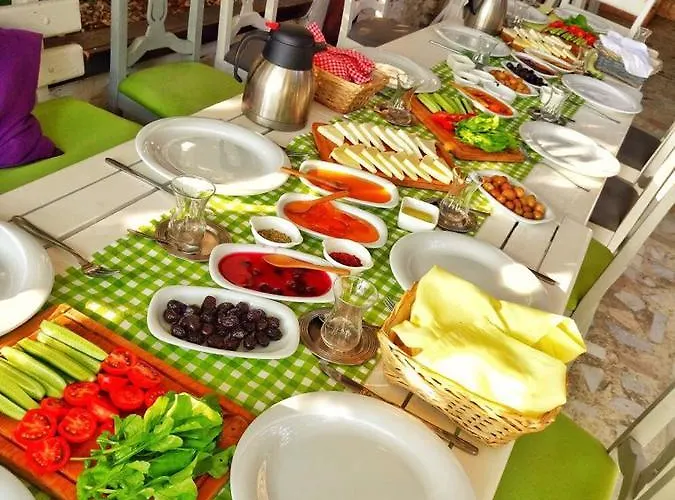 Hotell Uzum Tatil Evi 3*